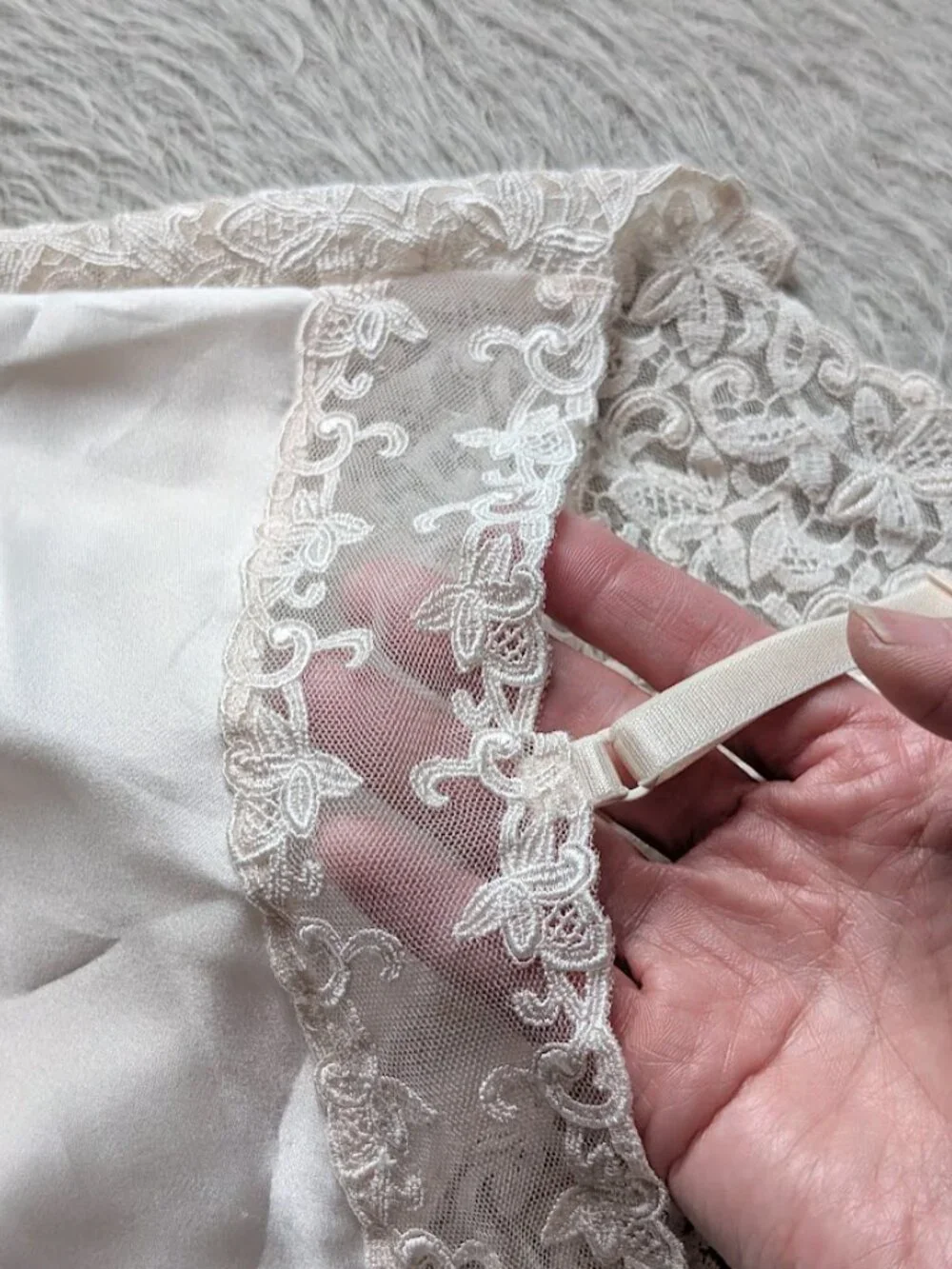 Vtg Wacoal Lingerie Silky Satin Camisole Tapestry Lace Light Beige Sz: Large